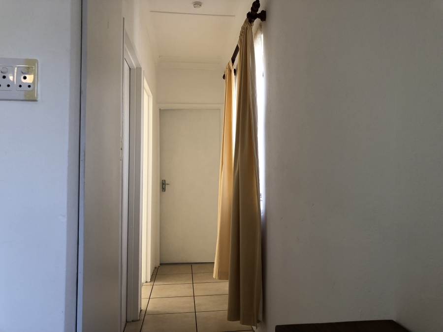 To Let 2 Bedroom Property for Rent in Muizenberg Western Cape